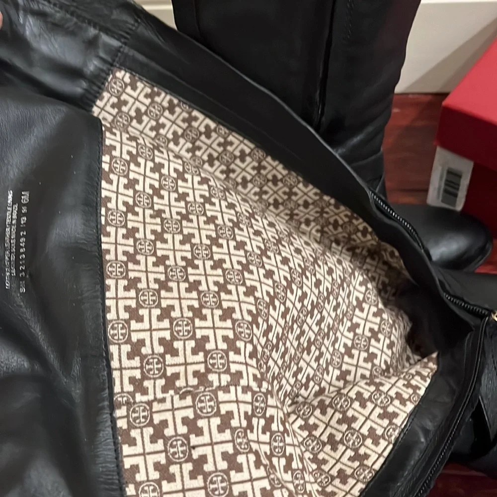 Tory Burch high heel leather boots. - Picture 11 of 11